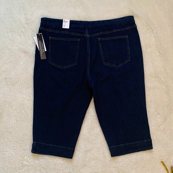 Tribal Jeans Womens 18 Audrey Mid Rise Pull On Slim Capri Blue Denim NWT - Picture 2 of 7